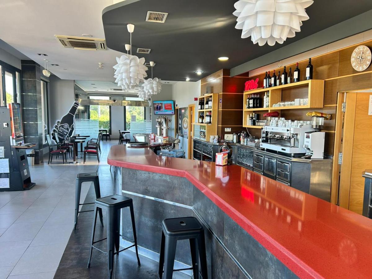 Hostal Restaurante Aqua Ourense Exteriör bild